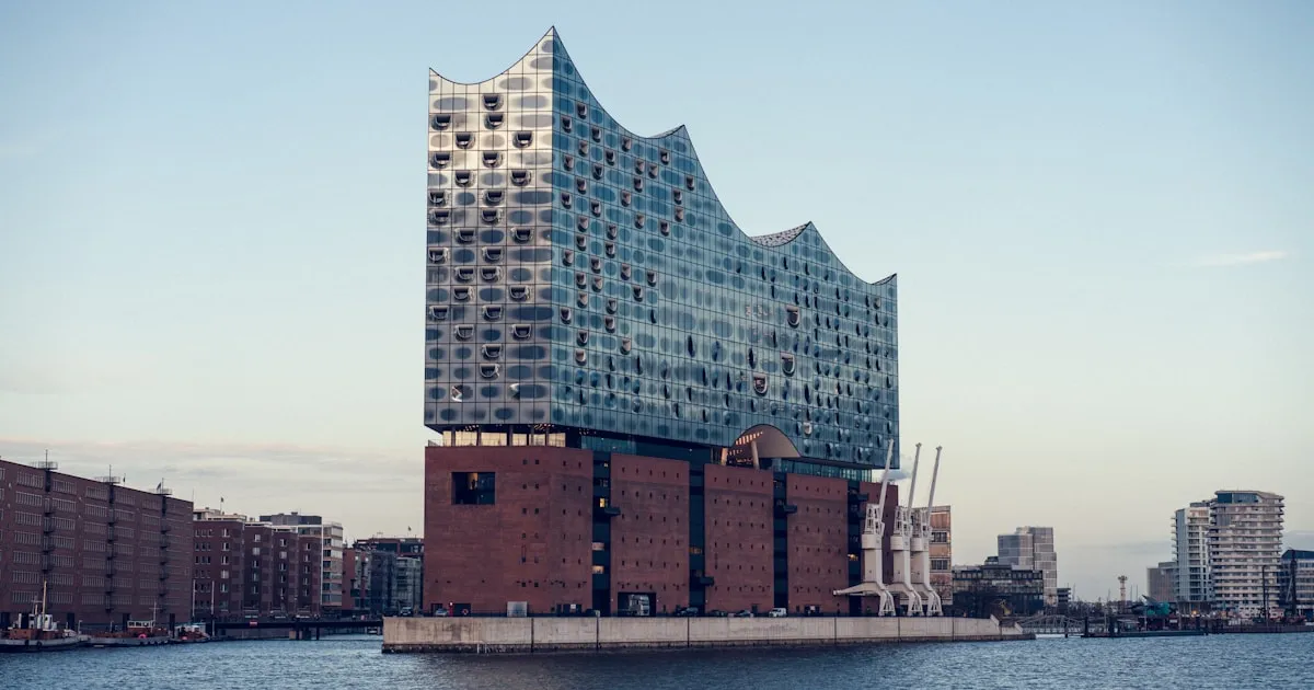 Elbphilharmonie Hamburg – Wahrzeichen an der Laufstrecke des haspa Hamburg Marathons